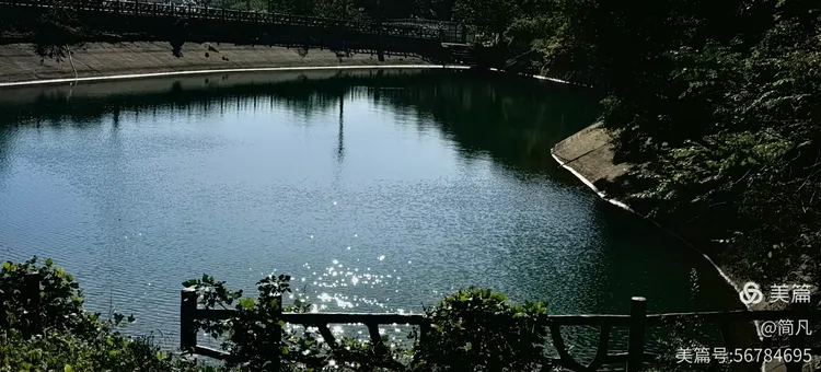 徒步东大池景区